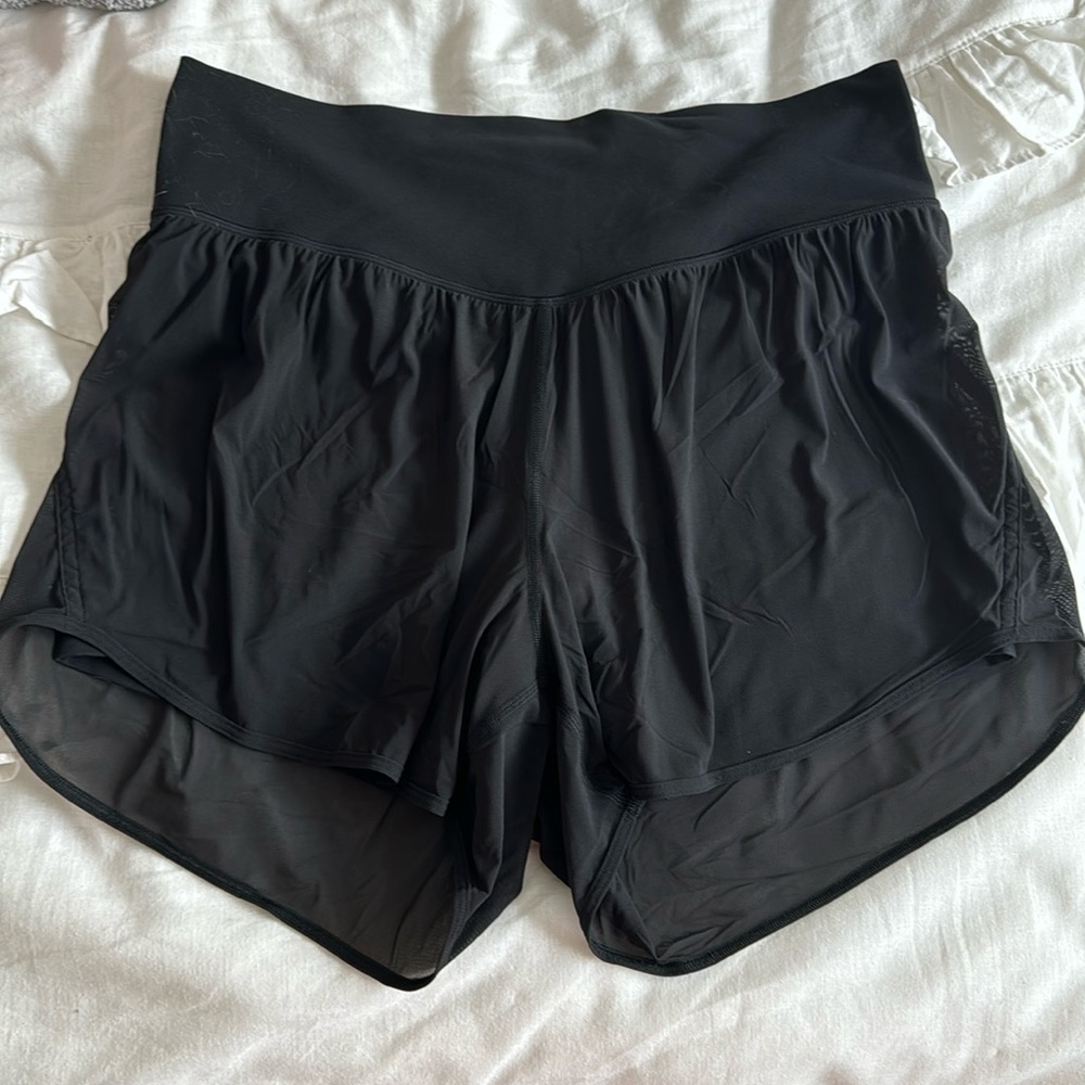 Lululemon size 12 align mesh overlay short 4’ inseam